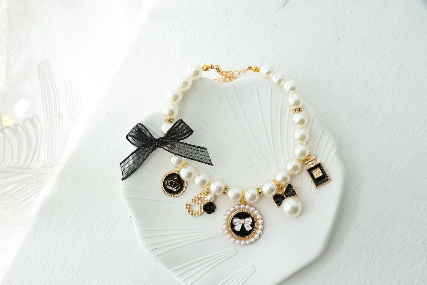 Black 4-PCS Pearl Charm Pet Necklace - Adjustable Bowknot Collar for Small Dogs & Cats (M: 25+5CM)