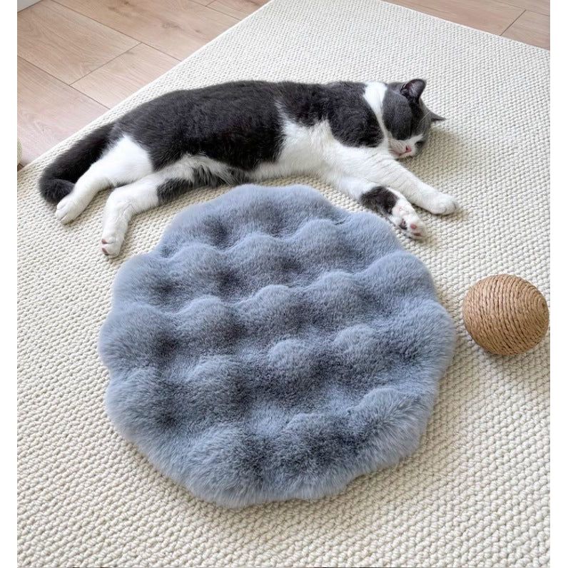 Gray Plush Round Cat Mat - Soft Faux Fur Sleeping Pad (40cm Diameter)