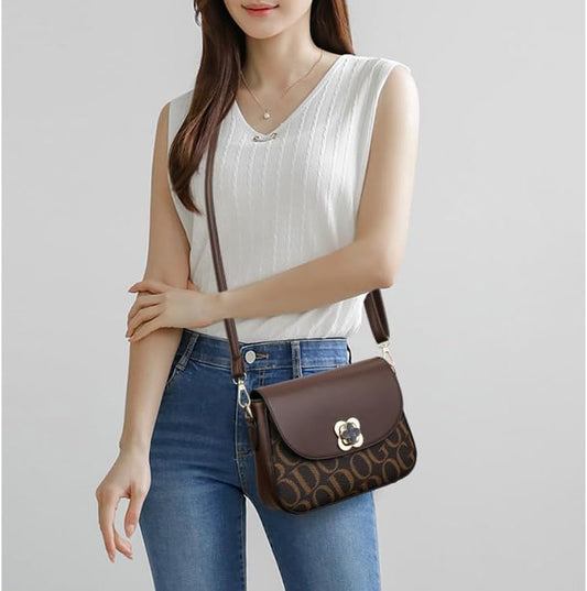 amelie-chain-crossbody photo 1