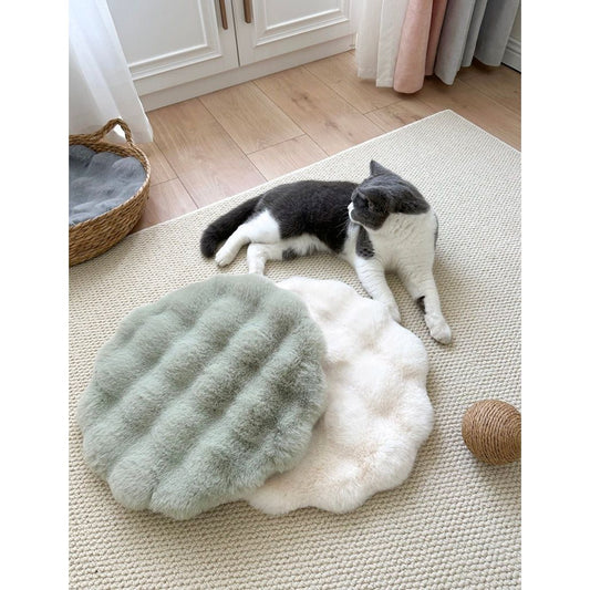 Matcha color Plush Round Cat Mat - Soft Faux Fur Sleeping Pad (40cm Diameter)