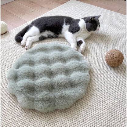 Matcha color Plush Round Cat Mat - Soft Faux Fur Sleeping Pad (40cm Diameter)