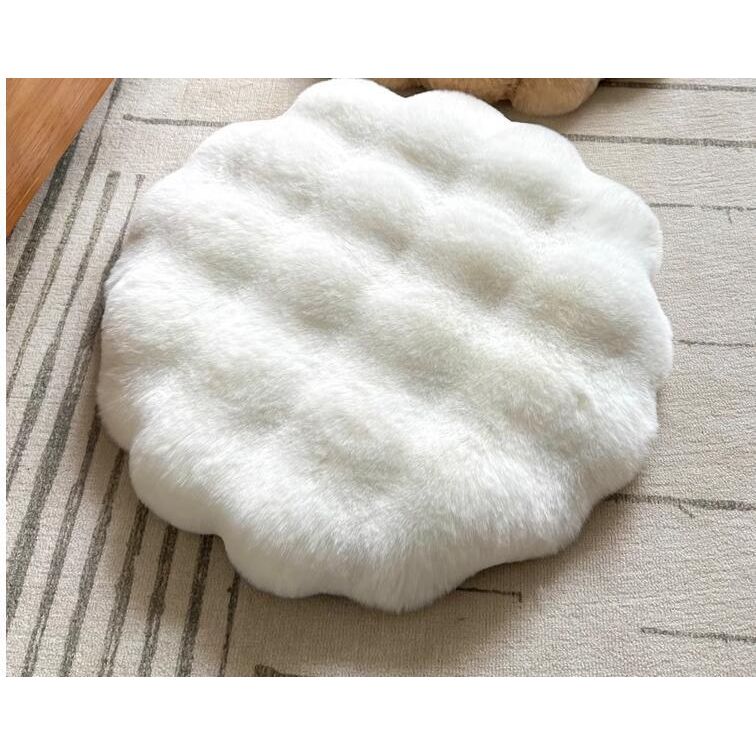 White Plush Round Cat Mat - Soft Faux Fur Sleeping Pad (40cm Diameter)